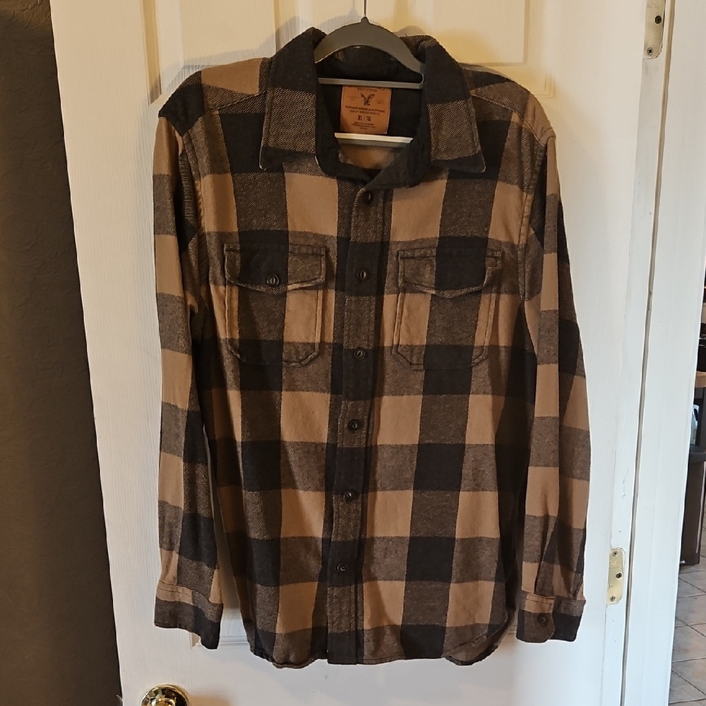 American Eagle Outfitters Classic Fit Shirt